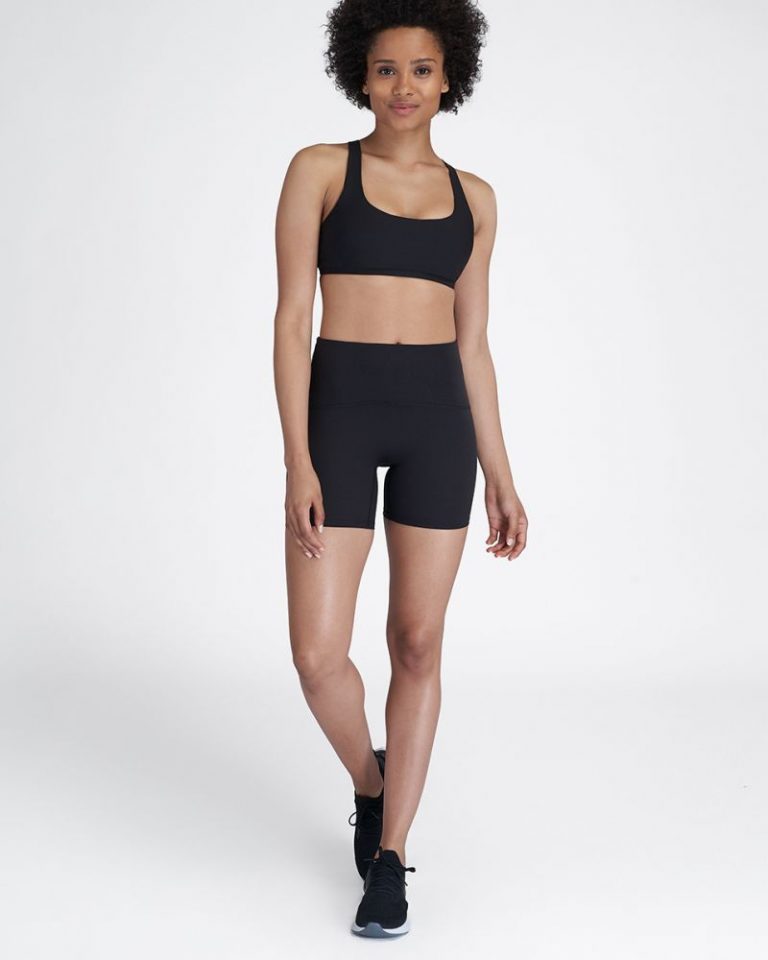 8 Sexy Garments For A Perfect Workout – Do Fashion